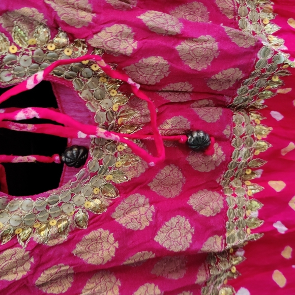 Bandhej Silk Suit - Picture 4 of 10